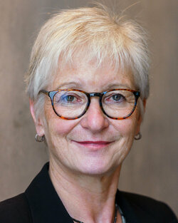 Dr. phil. Andrea Benecke Dr. phil. Andrea Benecke